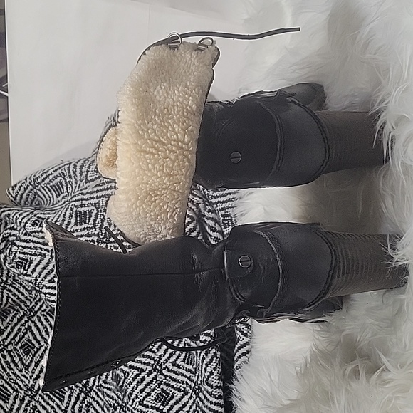 Boots - Picture 3 of 10